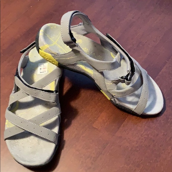 Kamik Shoes - Kamik size 11 sandals